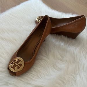 Tory Burch Leacher peep toe wedges. Soft pebble leather. Good condition.